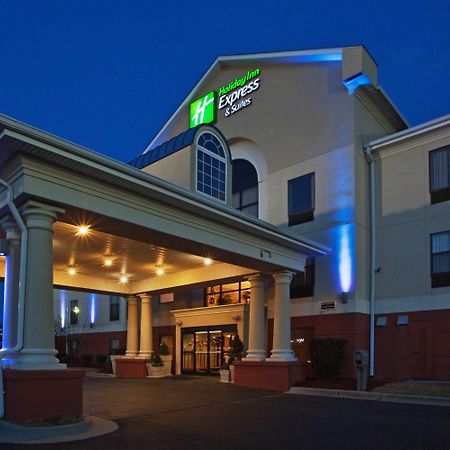 Holiday Inn Express Hotel & Suites Laurinburg By Ihg Exterior photo