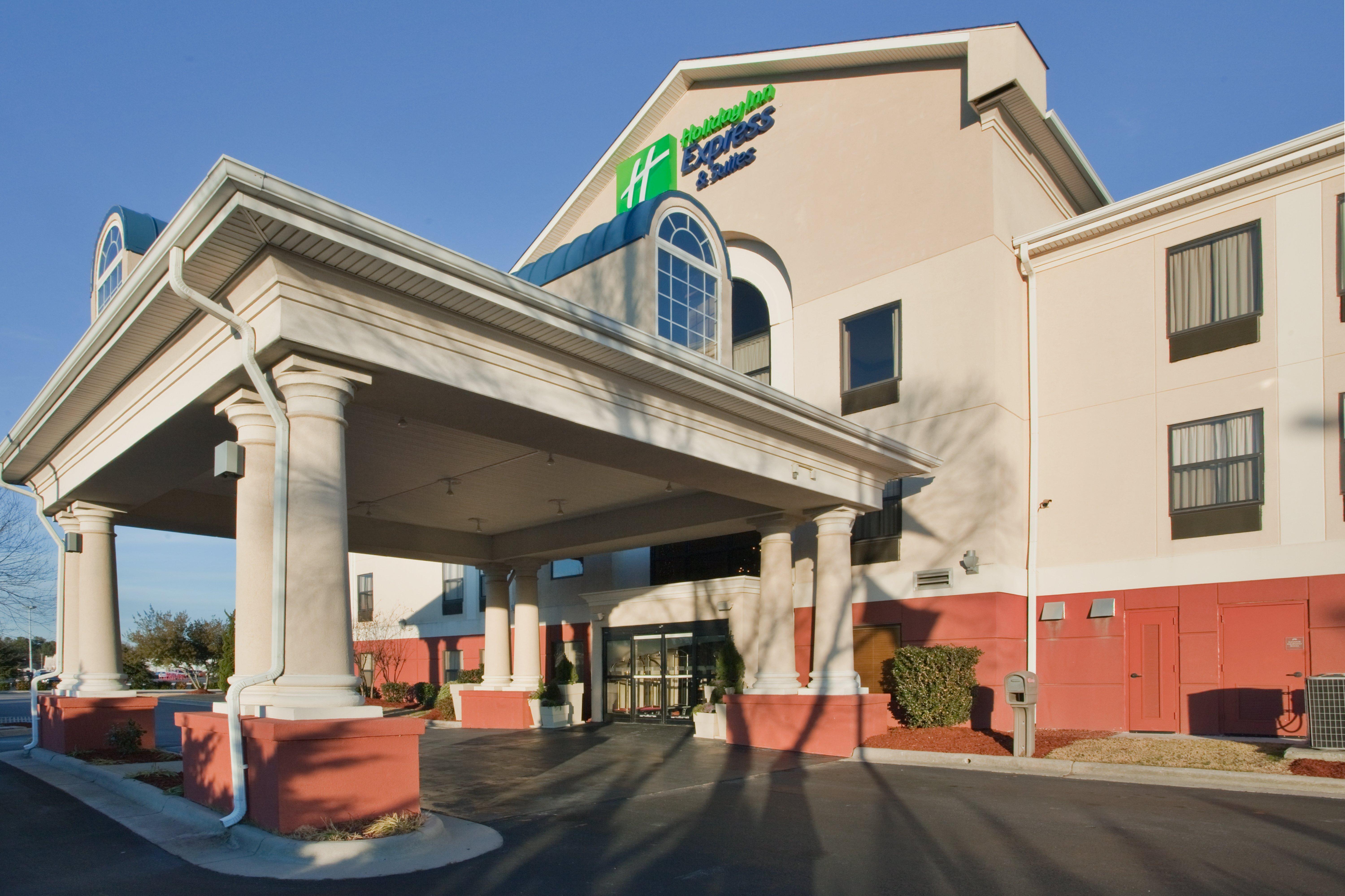 Holiday Inn Express Hotel & Suites Laurinburg By Ihg Exterior photo