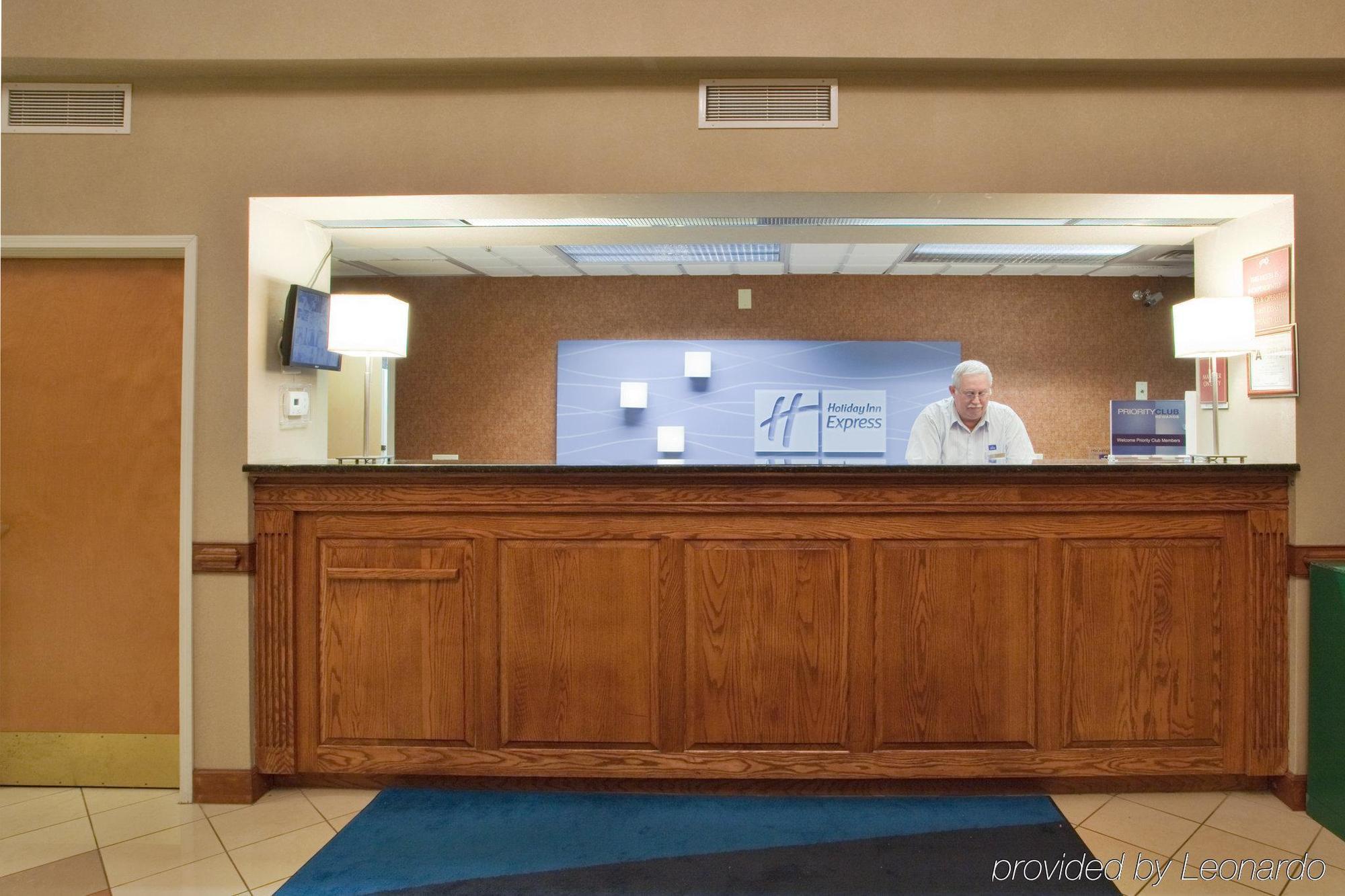 Holiday Inn Express Hotel & Suites Laurinburg By Ihg Interior photo