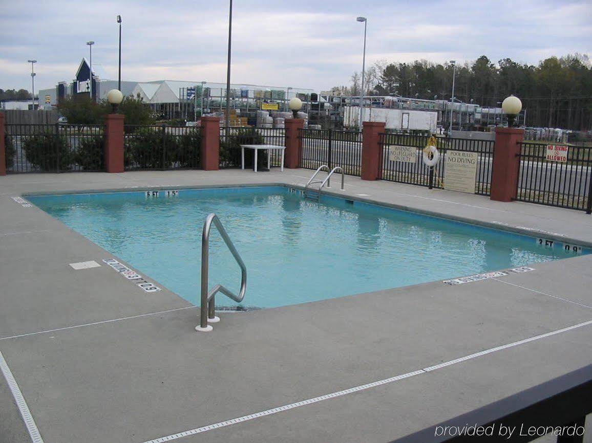 Holiday Inn Express Hotel & Suites Laurinburg By Ihg Exterior photo